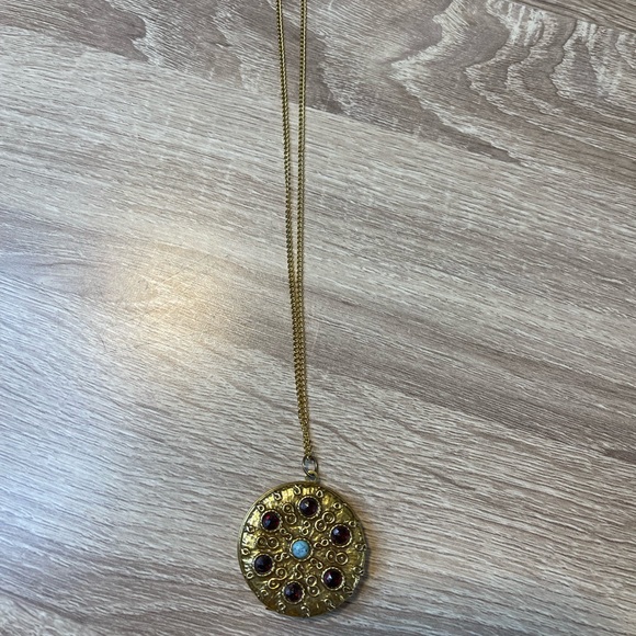 VTG Gold Tone locket late 60’s era - Picture 6 of 6